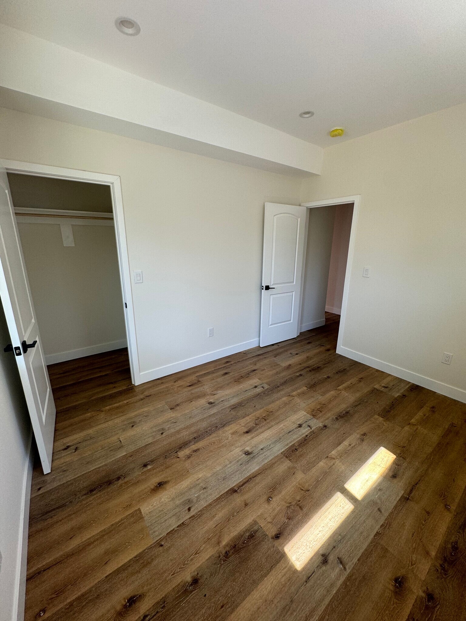 Building Photo - 5875 Towne Ave