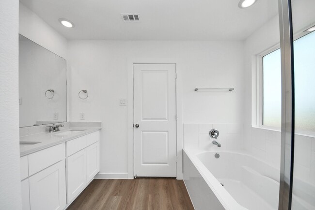 Building Photo - 9106 Serene Hvn Dr