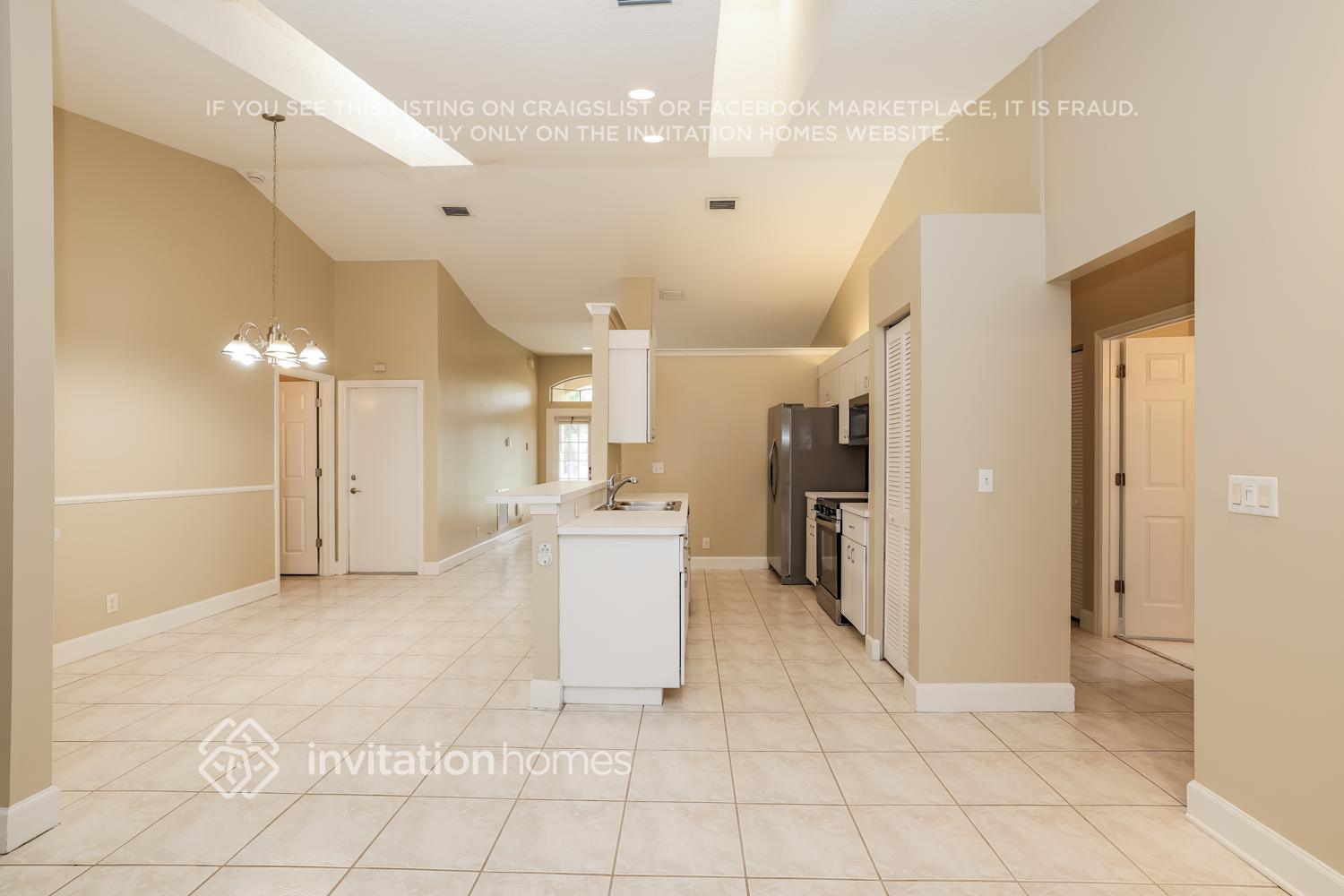 Building Photo - 6067 Ungerer St