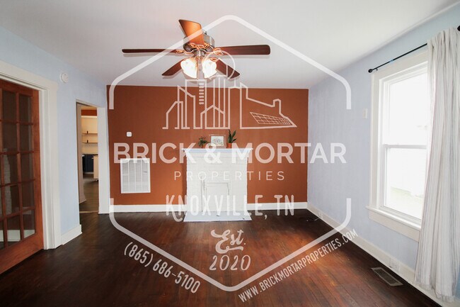 Building Photo - 427 E Caldwell Ave