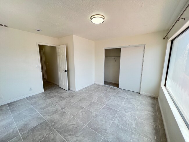 Building Photo - 13850 Dahlgren Dr