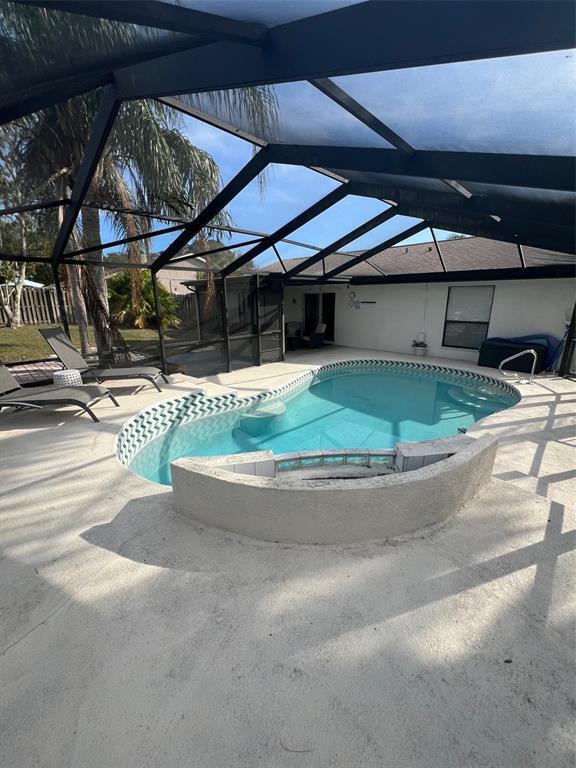 Building Photo - 552 Hammock Dr