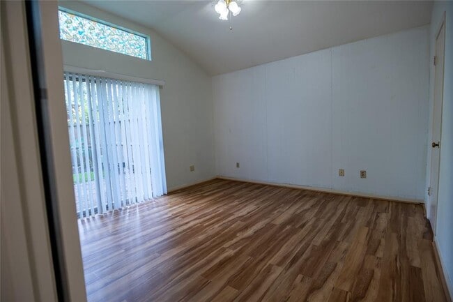 Building Photo - 46 N Rushwing Cir