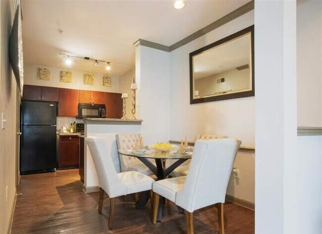 Building Photo - 2 bedroom in The Woodlands TX 77384