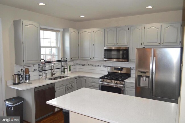 Building Photo - 14608 Stream Pond Dr