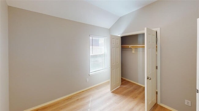 Building Photo - 1482 Rainbow Parke Dr