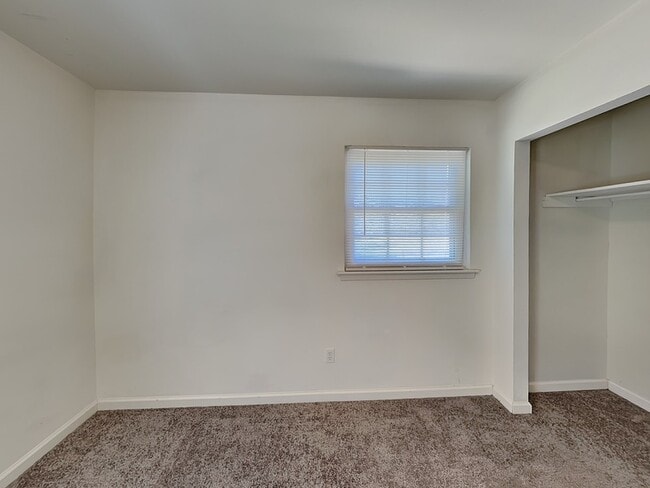 Building Photo - 3521 Willard Ave SW