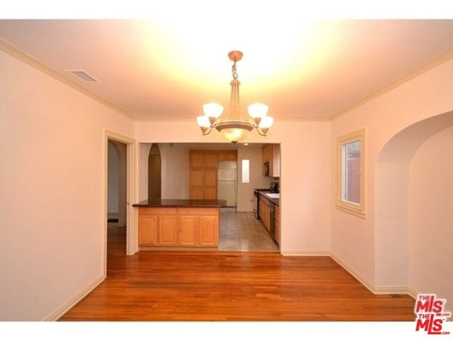 Building Photo - 429 S Orange Dr