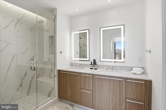 Building Photo - 1201 N Royal St