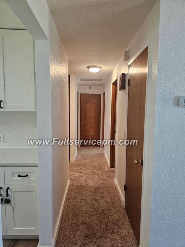 Building Photo - Home sweet home-You need to check this wonderful home out!!