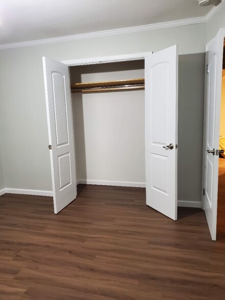 Building Photo - 194 Covert Ave