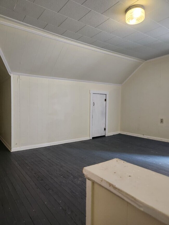 Building Photo - 413-415-415 N 6th Ave