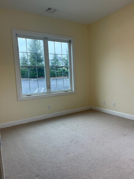 Building Photo - 506 Boston Post Rd