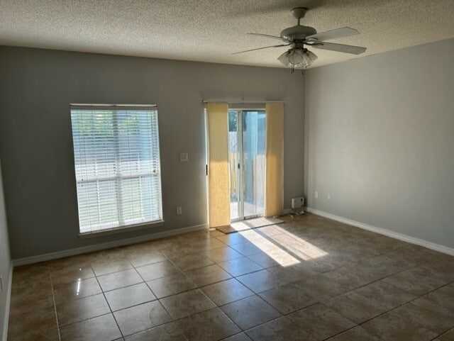 Building Photo - 2703 Bay Club Dr