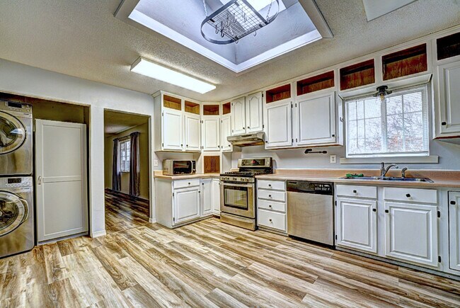 Primary Photo - 188 Rosalie Dr