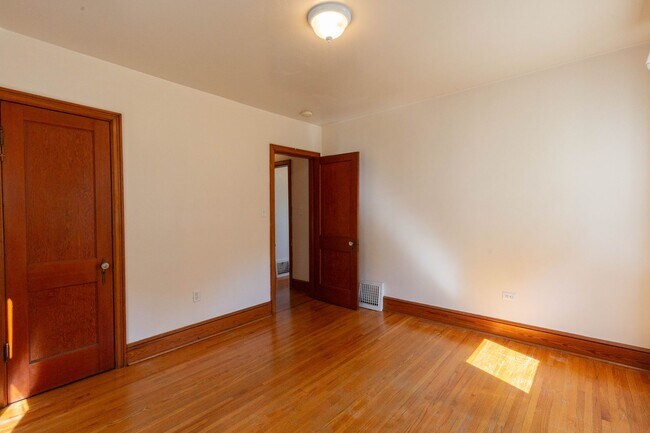 Building Photo - 2 Bed, 1 Bath Rancher in Martinsburg, WV