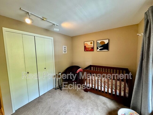 Building Photo - 15130 SE 47th Pl