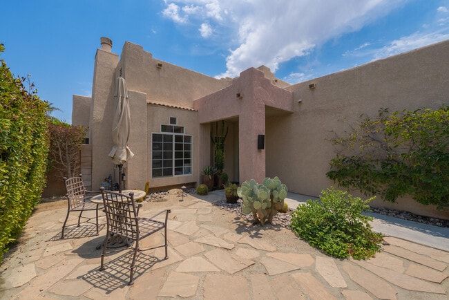 Building Photo - 30106 Avenida Alvera