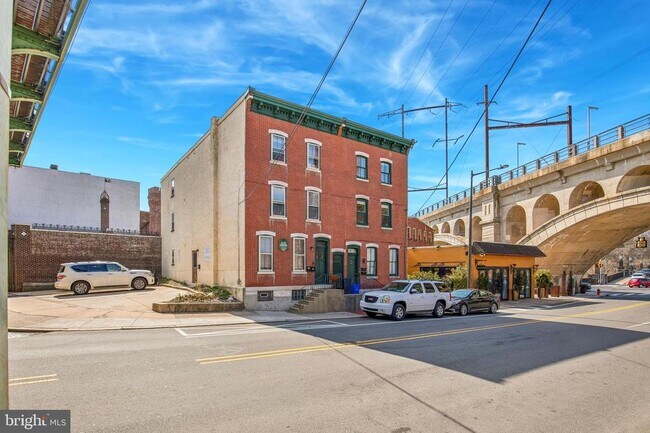 Building Photo - 115 Green Ln