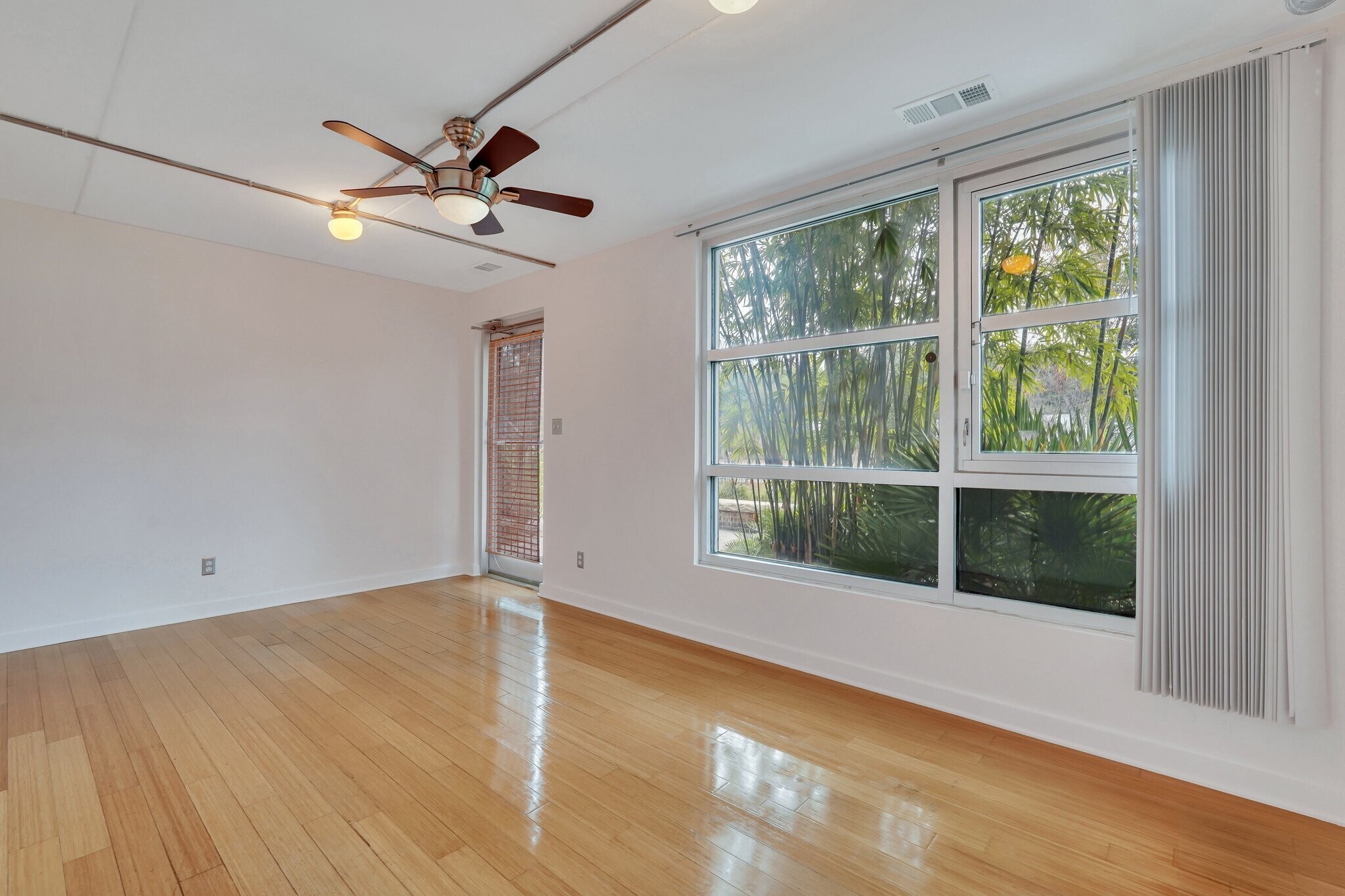 Building Photo - 536 Selma St