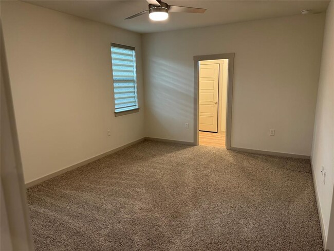 Building Photo - 14012 Zuhause Dr