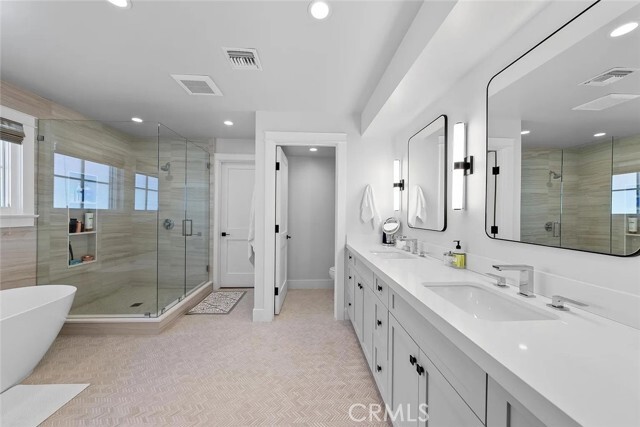 Building Photo - 309 Crest Dr