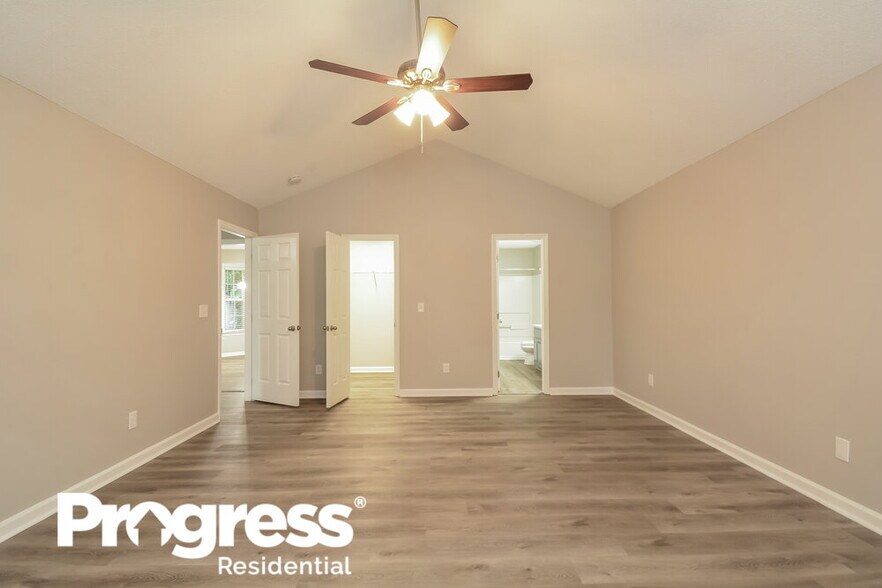 Building Photo - 121 Westonridge Run