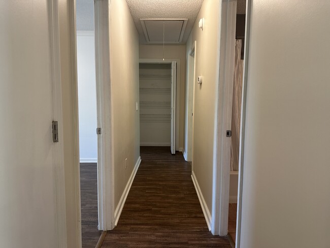 Building Photo - 209 Brighton Woods Dr