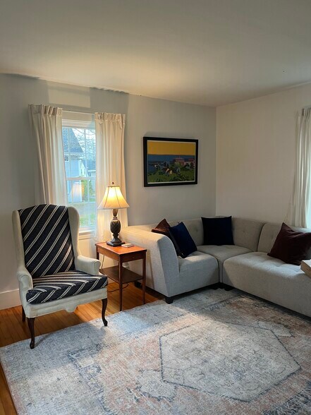 Building Photo - 9 Dunbar Dr