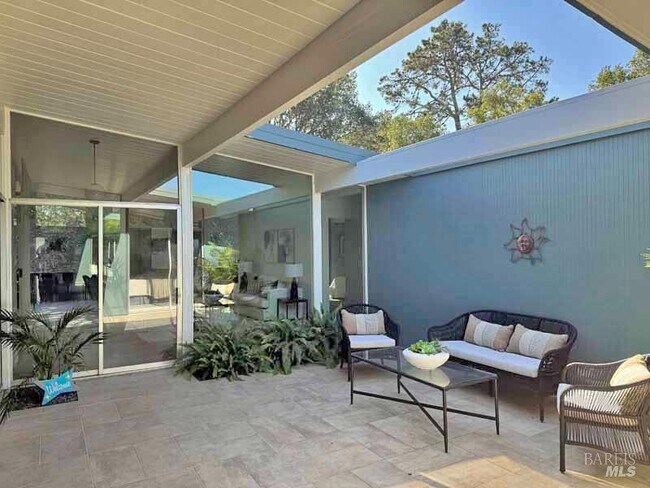Building Photo - 315 Mt Shasta Dr