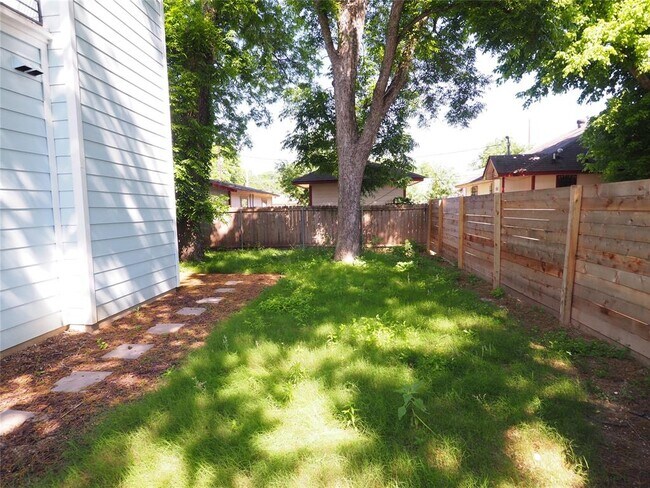 Building Photo - 1710 Garden St