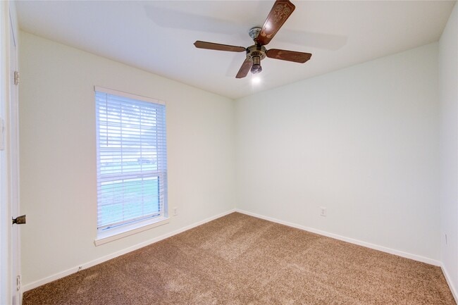 Building Photo - 2215 Squire Dobbins Dr