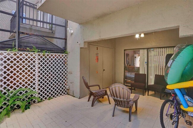 Building Photo - 10540 SW 154th Ct