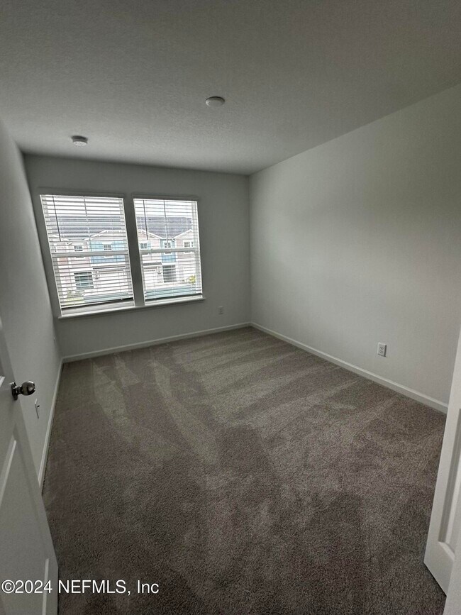 Building Photo - 1684 Pacifico Wy