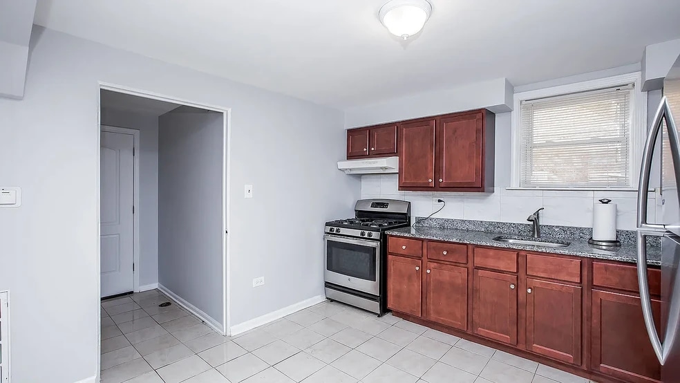 Building Photo - 5439 W Schubert Ave