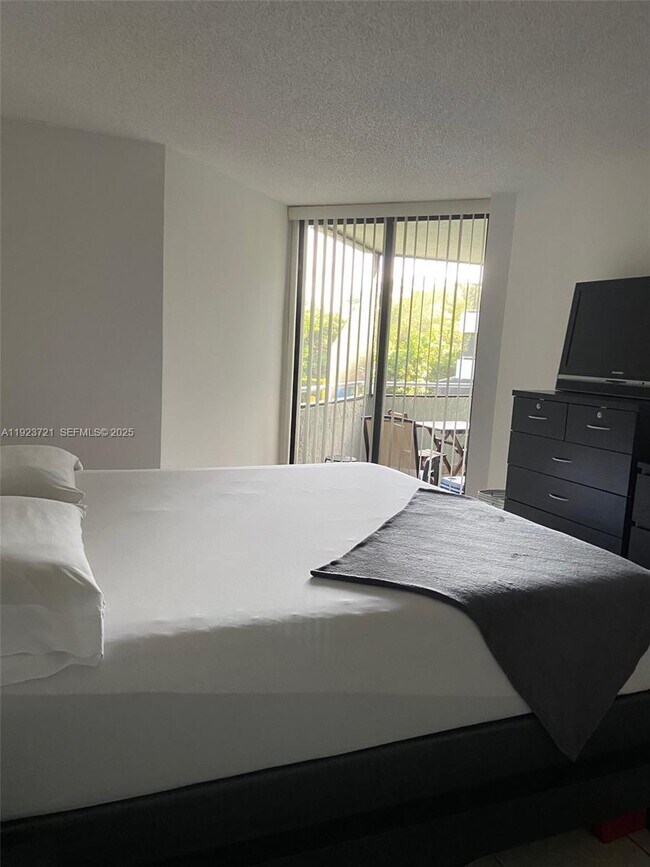 Building Photo - 8275 SW 152nd Ave