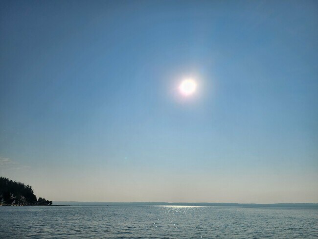 Building Photo - 19118 Soundview Dr NW