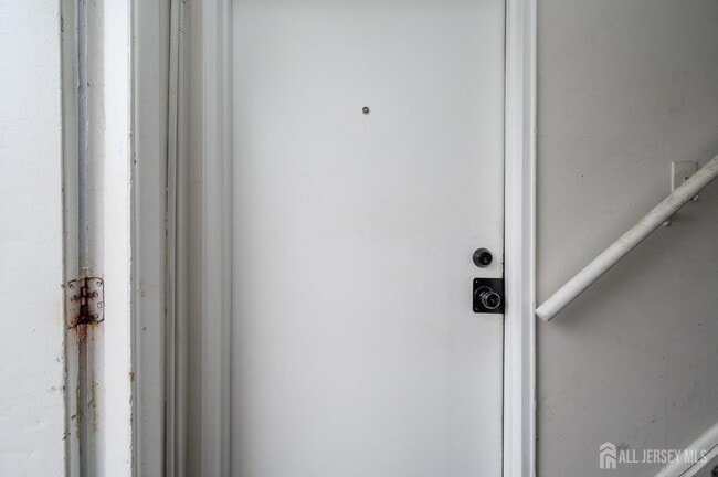 Building Photo - 289 Main St