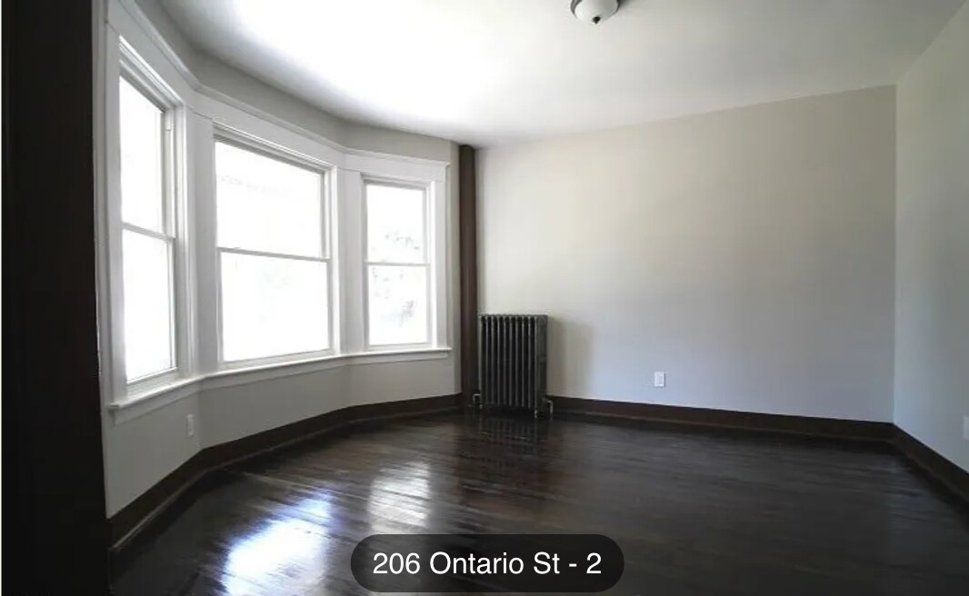 Building Photo - 206 Ontario St