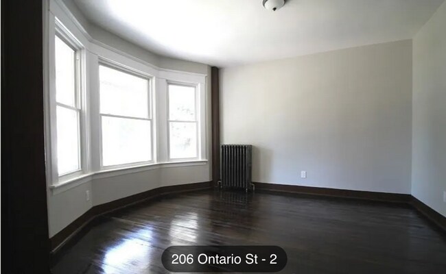 Building Photo - 206 Ontario St