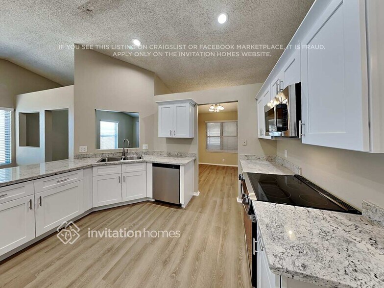 Building Photo - 8120 W Tuckey Ln