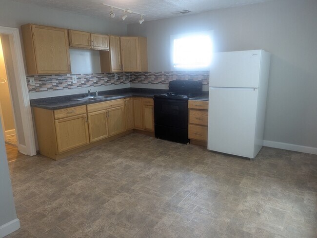 Building Photo - 122 Rolling Acres Dr