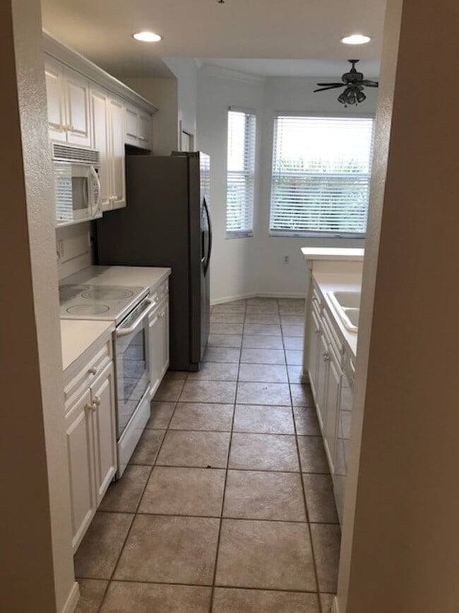 Building Photo - Osprey Cove 2/2 Annual rental