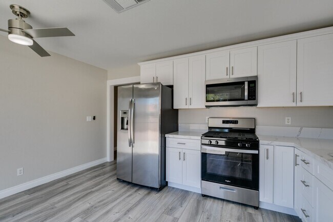Building Photo - Beautiful Upgraded 3 Bedroom Home in Southwest Las Vegas!