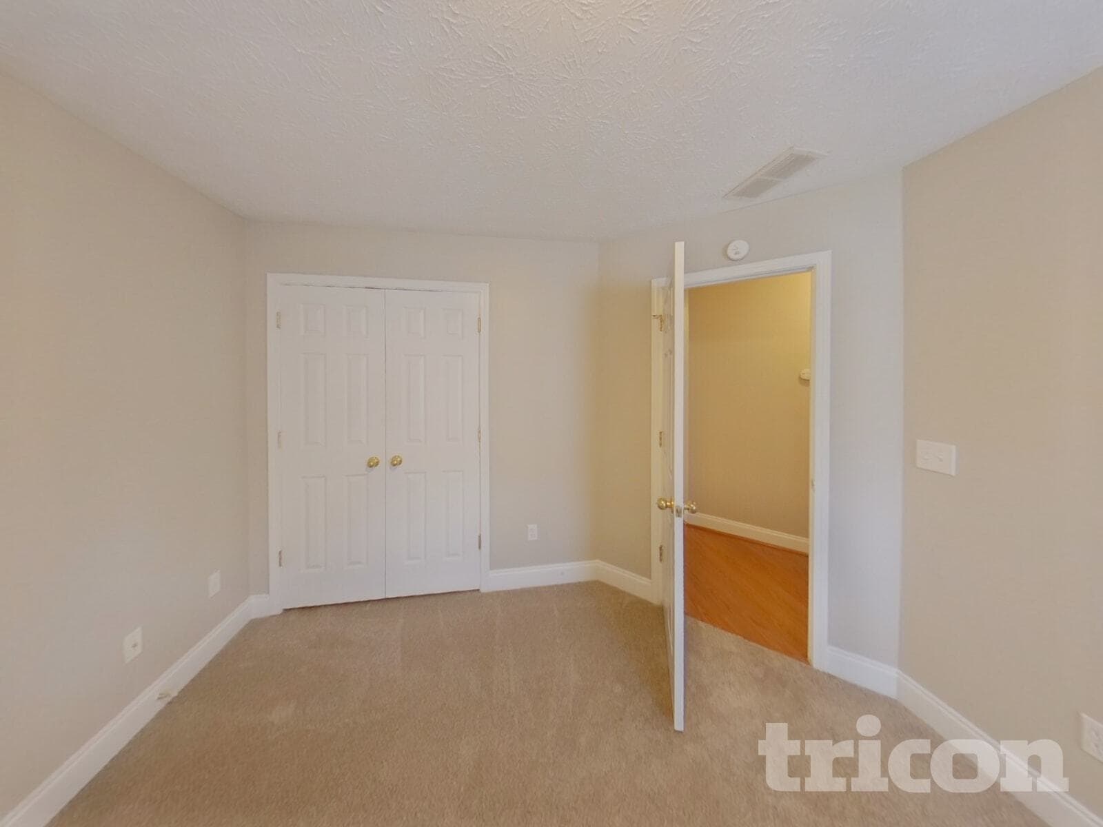 Building Photo - 122 Ivy Trce