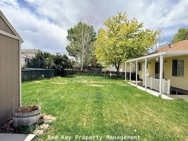 Building Photo - 474 E 1370 N
