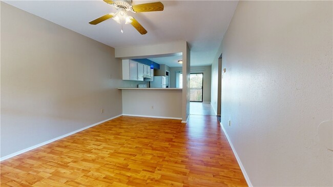 Building Photo - 307 Manuel Dr
