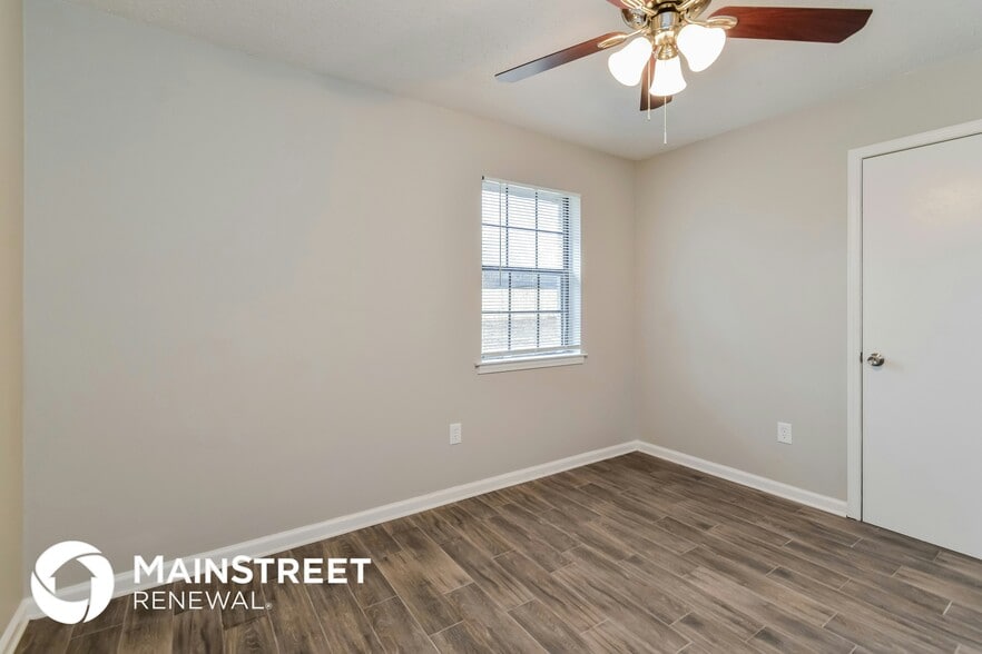Building Photo - 5210 Woody Dr