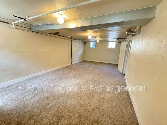 Building Photo - 1442 Perry St