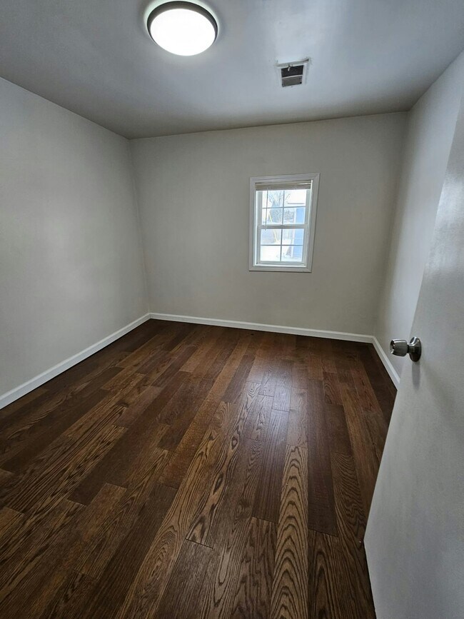 Building Photo - 2644 4th St